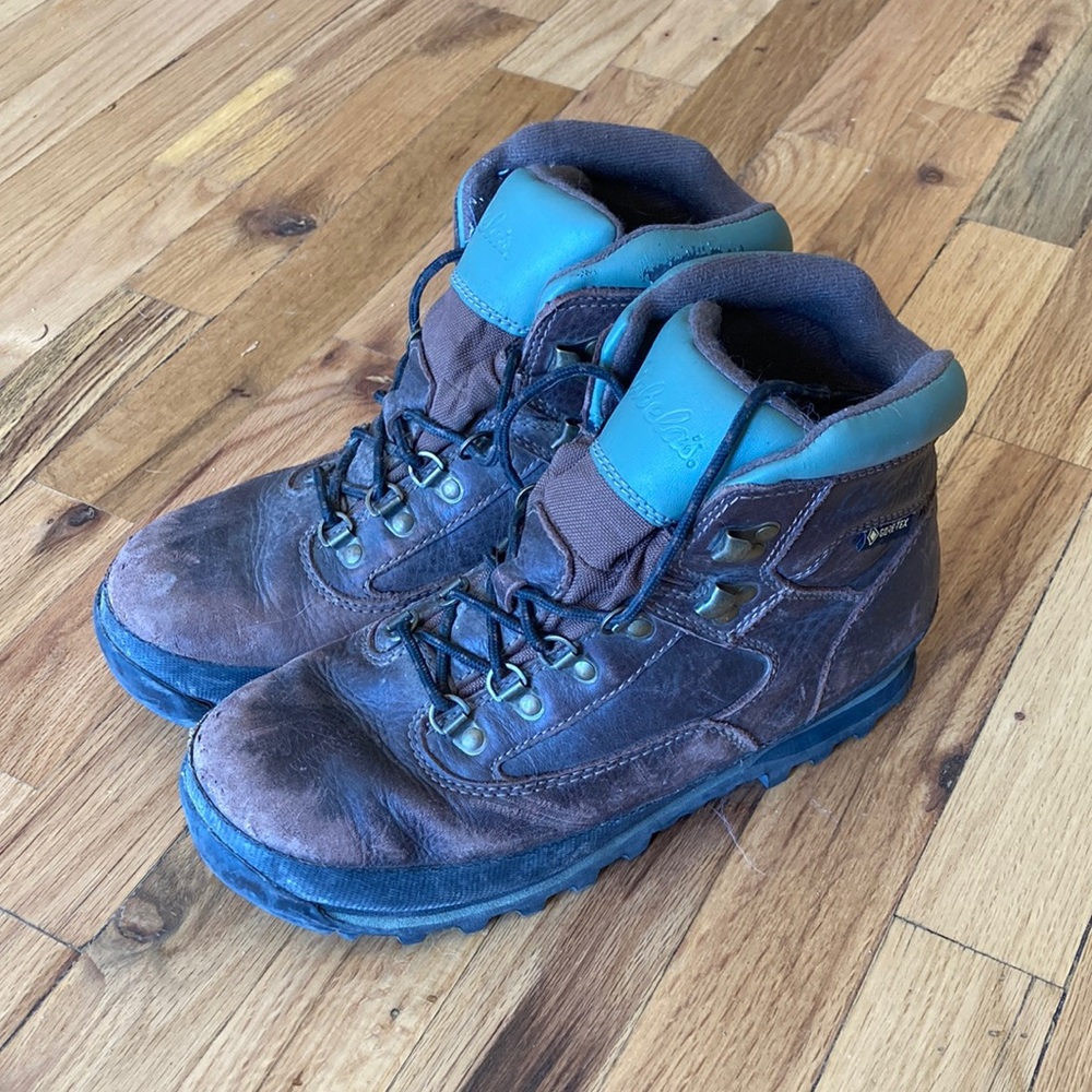 Cabela’s gortex hiking boots